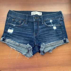 Abercrombie & Fitch Low Rise Distressed Short Size 2/26